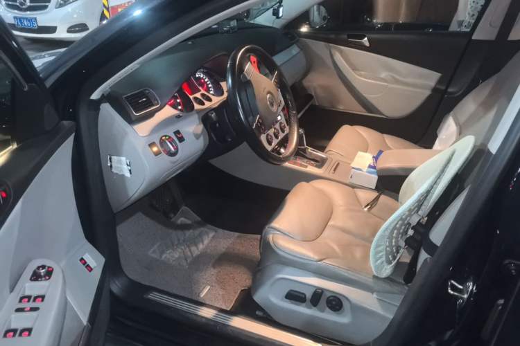 Used Volkswagen Magotan 2009 1.8 TSI DSG Comfort Edition Driver Seat