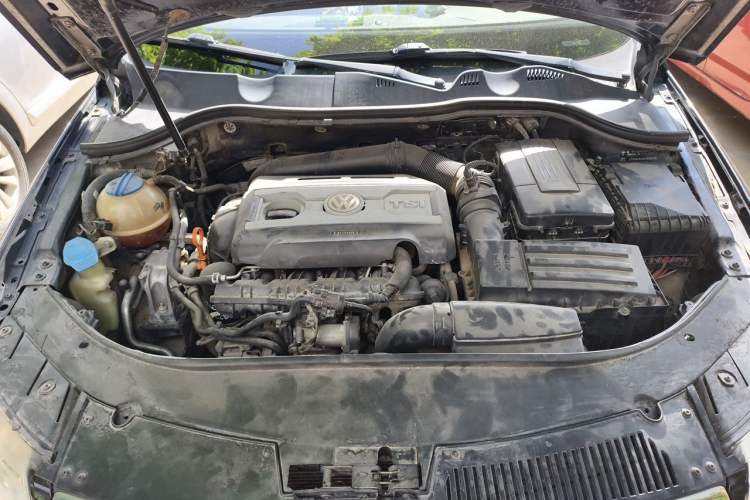Used Volkswagen Magotan 2009 1.8 TSI DSG Comfort Edition Engine Bay
