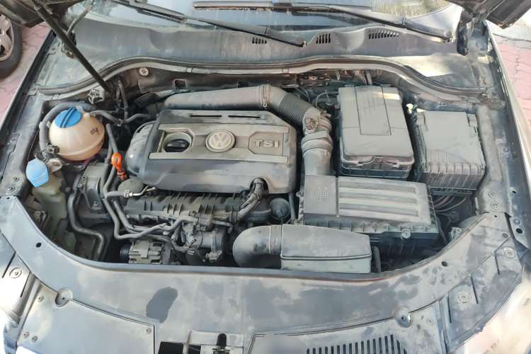 Used Volkswagen Magotan 2009 1.8 TSI DSG Comfort Edition Engine Bay