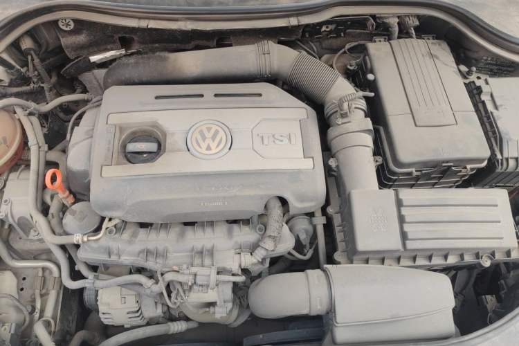 Used Volkswagen Magotan 2009 1.8 TSI DSG Luxury Edition Engine Bay