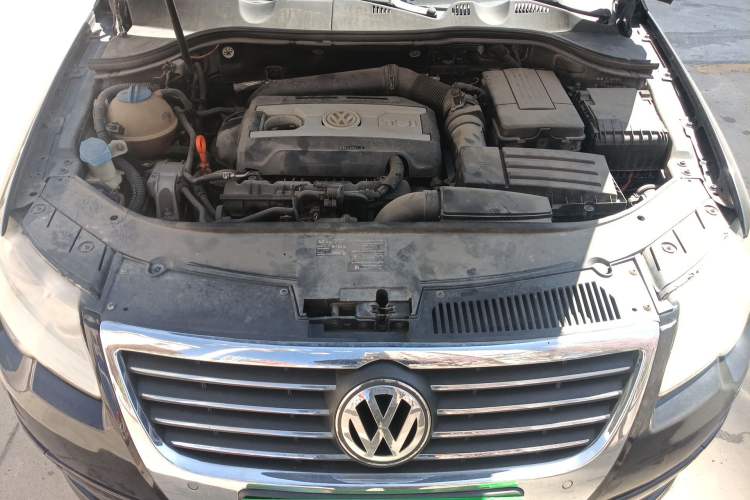 Used Volkswagen Magotan 2009 1.8 TSI DSG Luxury Edition Engine Bay