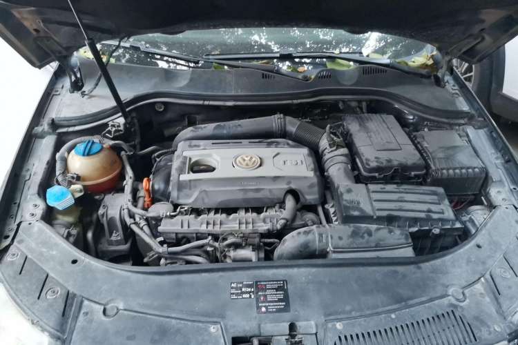 Used Volkswagen Magotan 2009 1.8 TSI DSG Luxury Edition Engine Bay