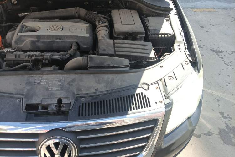 Used Volkswagen Magotan 2009 1.8 TSI DSG Luxury Edition Engine Bay Left