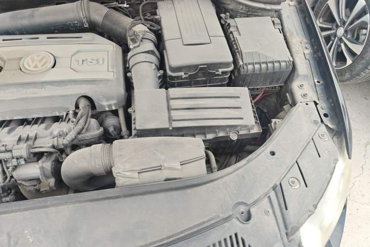 Used Volkswagen Magotan 2009 1.8 TSI DSG Comfort Edition Engine Bay Left