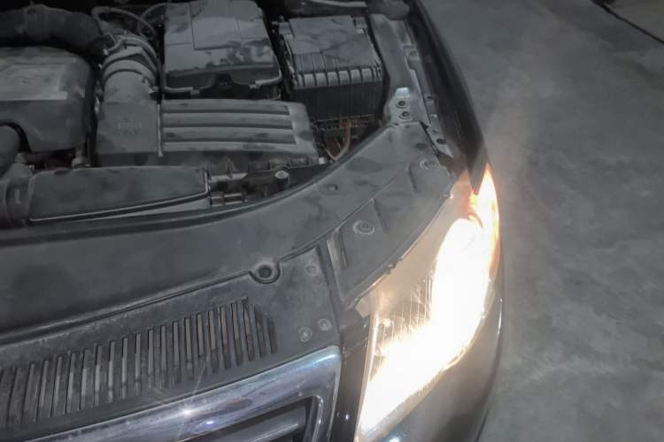 Used Volkswagen Magotan 2009 1.8 TSI DSG Comfort Edition Engine Bay Left