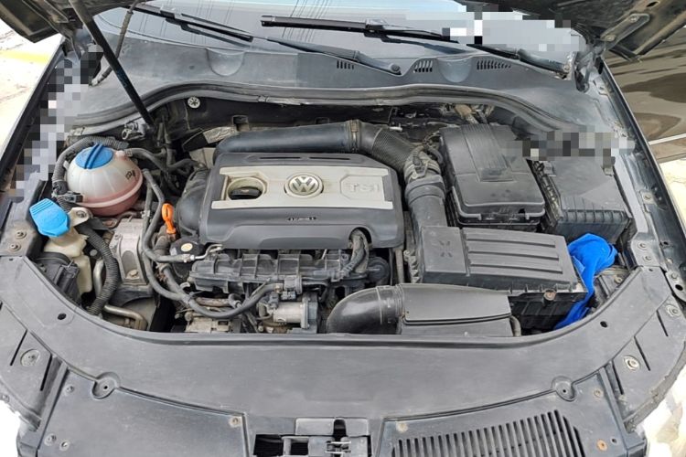 Used Volkswagen Magotan 2009 1.8 TSI DSG Luxury Edition Engine Bay