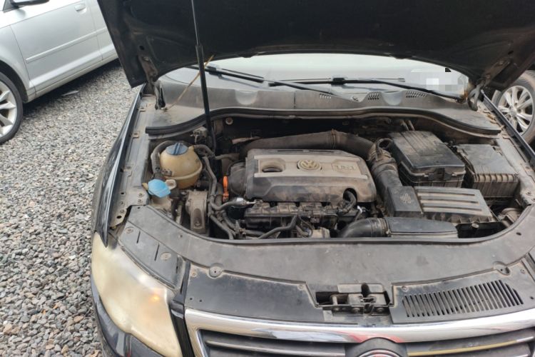Used Volkswagen Magotan 2009 1.8 TSI DSG Comfort Edition Engine Bay Right