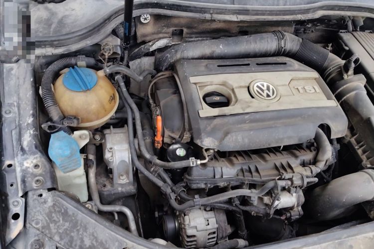 Used Volkswagen Magotan 2009 1.8 TSI DSG Comfort Edition Engine Bay Right