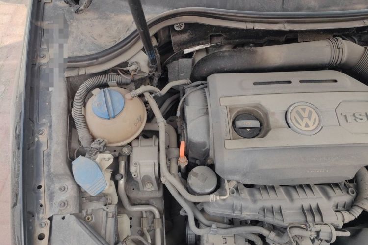 Used Volkswagen Magotan 2009 1.8 TSI DSG Luxury Edition Engine Bay Right