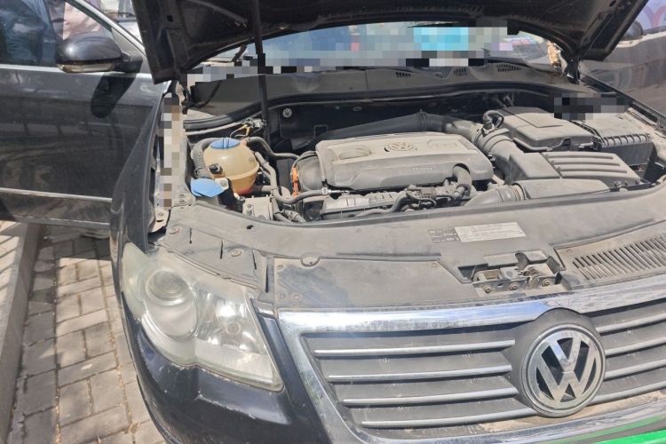 Used Volkswagen Magotan 2009 1.8 TSI DSG Comfort Edition Engine Bay Right