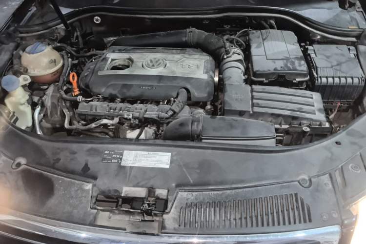 Used Volkswagen Magotan 2009 1.8 TSI DSG Comfort Edition Engine Bay