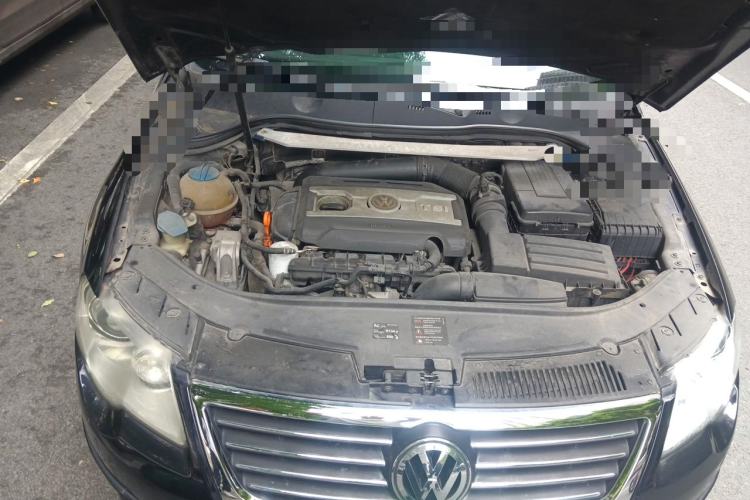 Used Volkswagen Magotan 2009 2.0 TSI DSG Comfort Edition Engine Bay