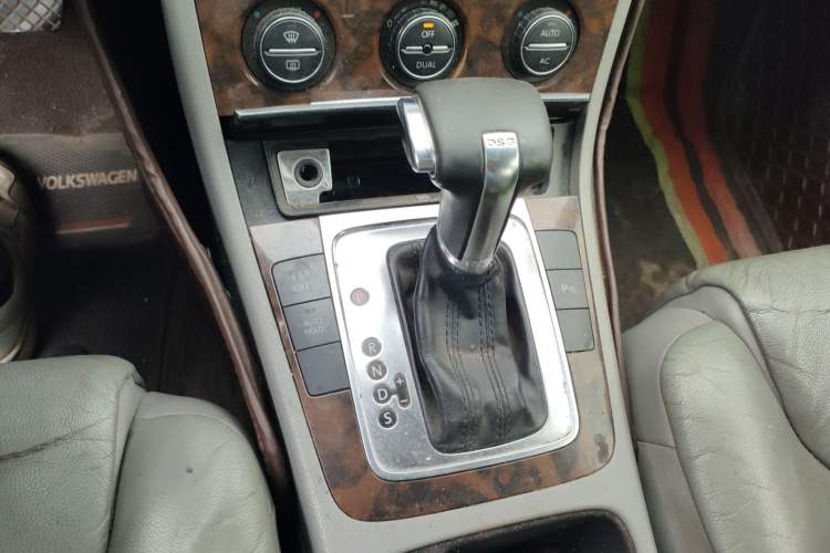 Used Volkswagen Magotan 2009 1.8 TSI DSG Comfort Edition Gear Lever