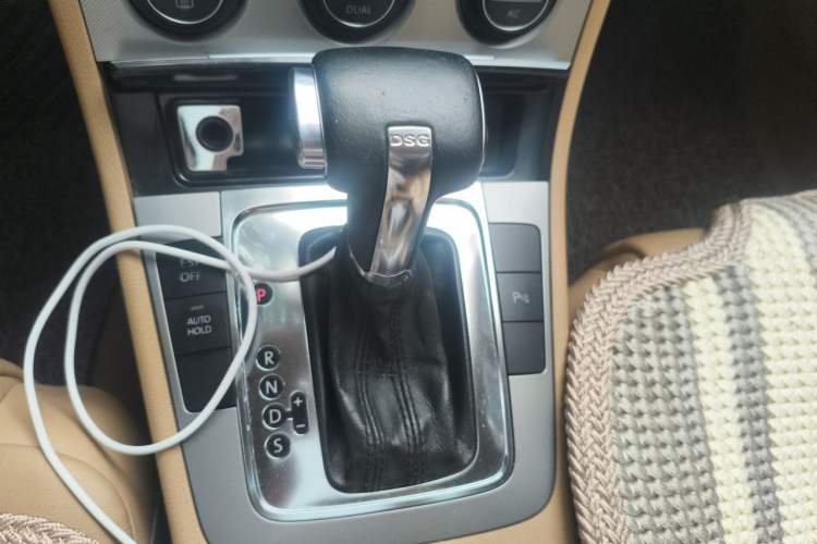 Used Volkswagen Magotan 2009 1.8 TSI DSG Comfort Edition Gear Lever