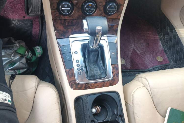 Used Volkswagen Magotan 2009 1.8 TSI DSG Luxury Edition Gear Lever