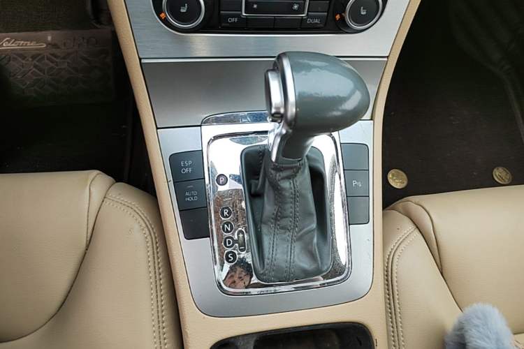 Used Volkswagen Magotan 2009 1.8 TSI DSG Luxury Edition Gear Lever