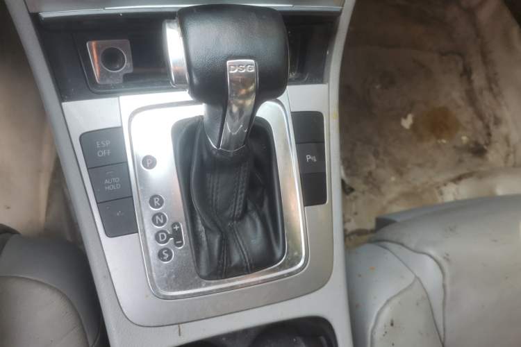 Used Volkswagen Magotan 2009 1.8 TSI DSG Tech Model Gear Lever