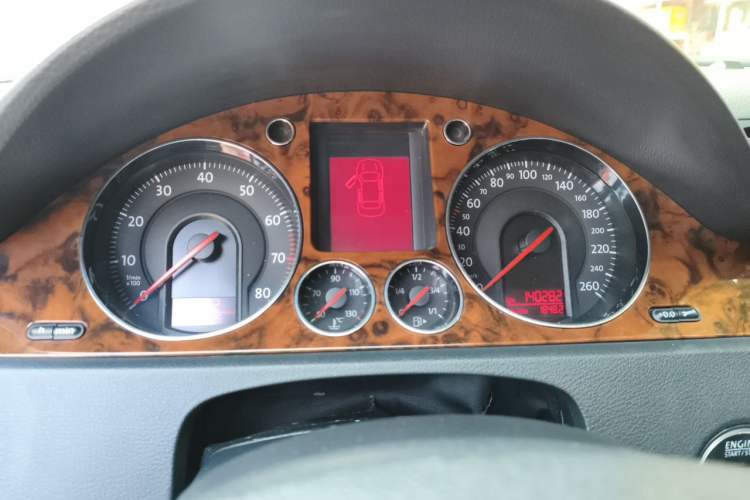 Used Volkswagen Magotan 2009 2.0 TSI DSG Luxury Version Instrument Cluster