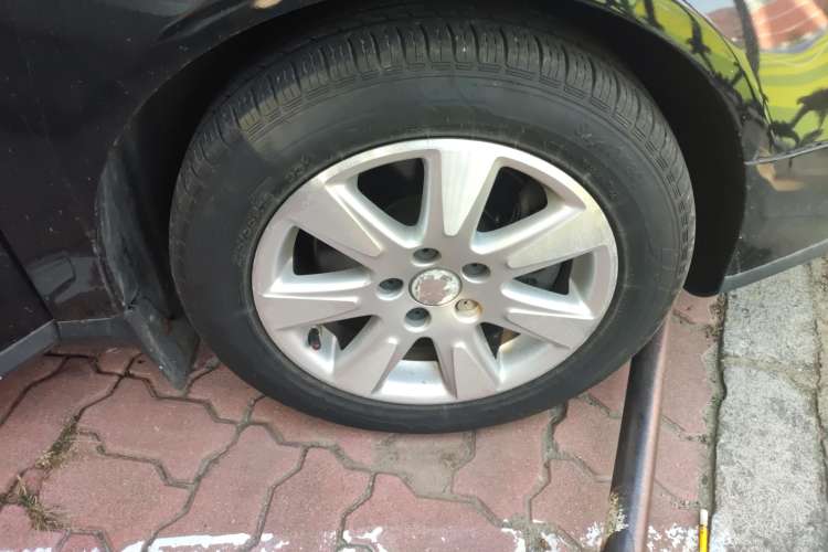 Used Volkswagen Magotan 2009 1.8 TSI DSG Comfort Edition Left Front Wheel Hub