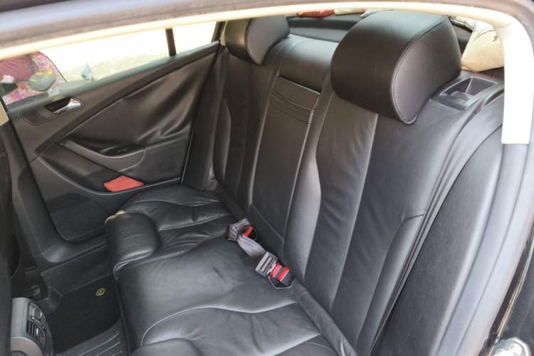 Used Volkswagen Magotan 2009 2.0 TSI DSG Luxury Version Left Rear Seat