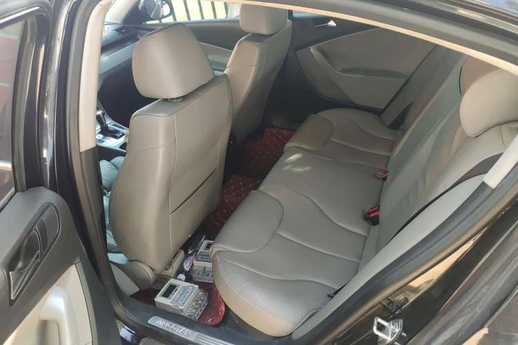 Used Volkswagen Magotan 2009 1.8 TSI DSG Comfort Edition Left Rear Seat