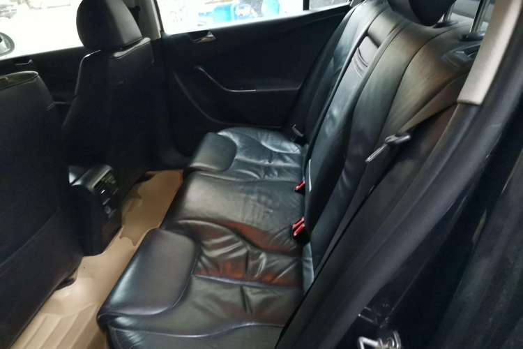 Used Volkswagen Magotan 2009 1.8 TSI DSG Luxury Edition Left Rear Seat