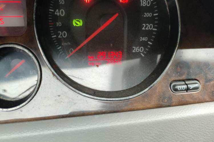 Used Volkswagen Magotan 2009 1.8 TSI DSG Comfort Edition Odometer Close Up