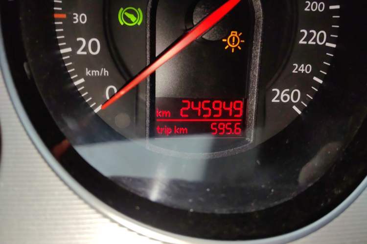 Used Volkswagen Magotan 2009 1.8 TSI DSG Comfort Edition Odometer Close Up
