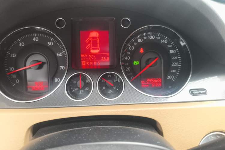Used Volkswagen Magotan 2009 1.8 TSI DSG Comfort Edition Odometer Close Up