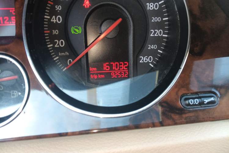 Used Volkswagen Magotan 2009 1.8 TSI DSG Luxury Edition Odometer Close Up