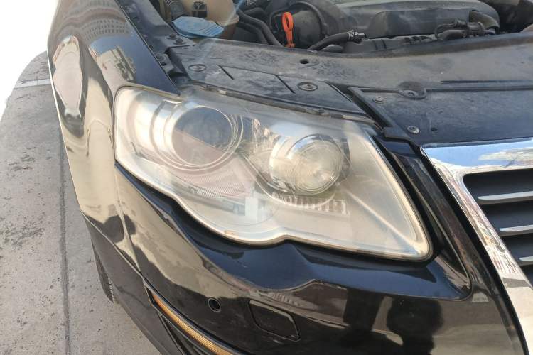 Used Volkswagen Magotan 2009 1.8 TSI DSG Luxury Edition Right Front Headlight