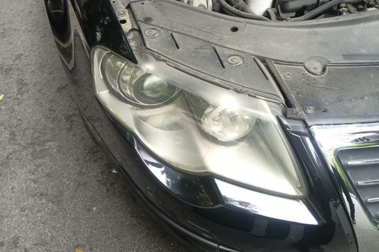 Used Volkswagen Magotan 2009 2.0 TSI DSG Comfort Edition Right Front Headlight
