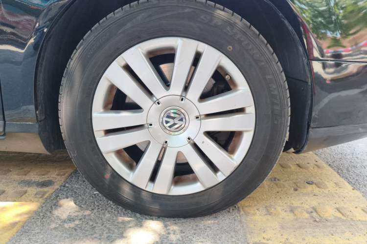 Used Volkswagen Magotan 2009 2.0 TSI DSG Luxury Version Right Front Wheel Hub
