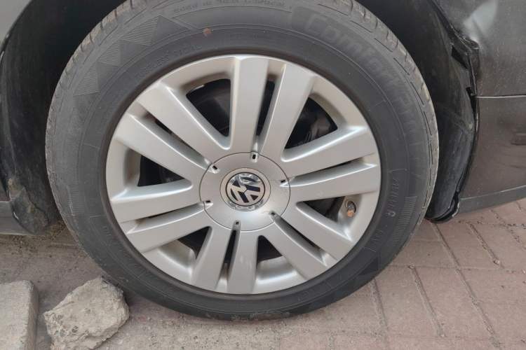 Used Volkswagen Magotan 2009 1.8 TSI DSG Luxury Edition Right Front Wheel Hub