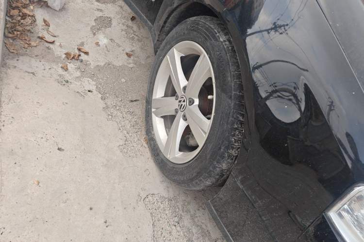 Used Volkswagen Magotan 2009 1.8 TSI DSG Comfort Edition Right Front Wheel Hub