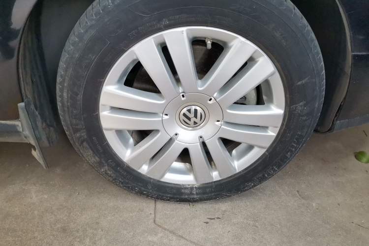 Used Volkswagen Magotan 2009 1.8 TSI DSG Luxury Edition Right Front Wheel Hub