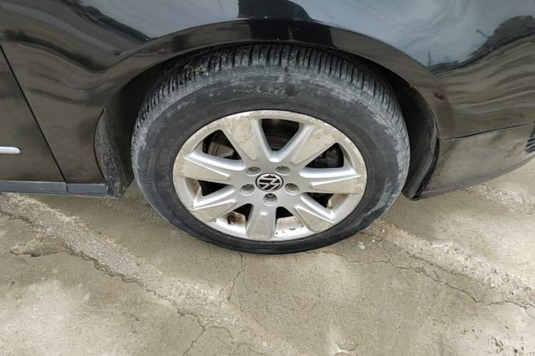 Used Volkswagen Magotan 2009 1.8 TSI DSG Luxury Edition Right Front Wheel Hub