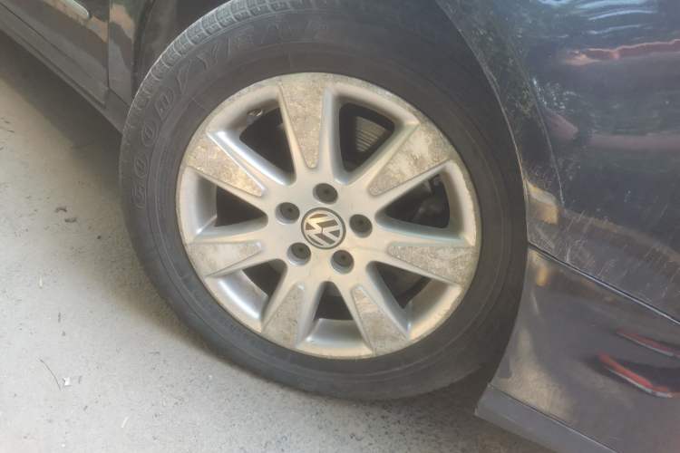 Used Volkswagen Magotan 2009 1.8 TSI DSG Tech Model Right Front Wheel Hub
