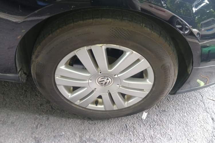 Used Volkswagen Magotan 2009 2.0 TSI DSG Comfort Edition Right Front Wheel Hub