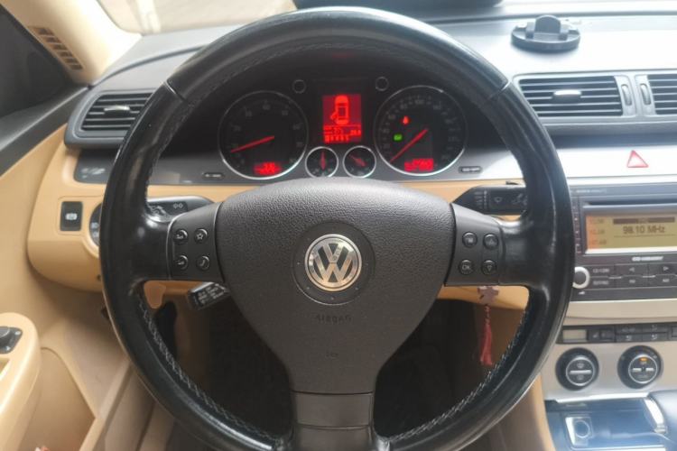 Used Volkswagen Magotan 2009 1.8 TSI DSG Comfort Edition Steering Wheel
