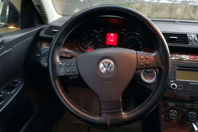 Used Volkswagen Magotan 2009 1.8 TSI DSG Luxury Edition Steering Wheel