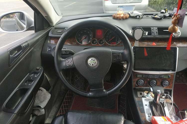 Used Volkswagen Magotan 2009 2.0 TSI DSG Luxury Version Steering Wheel