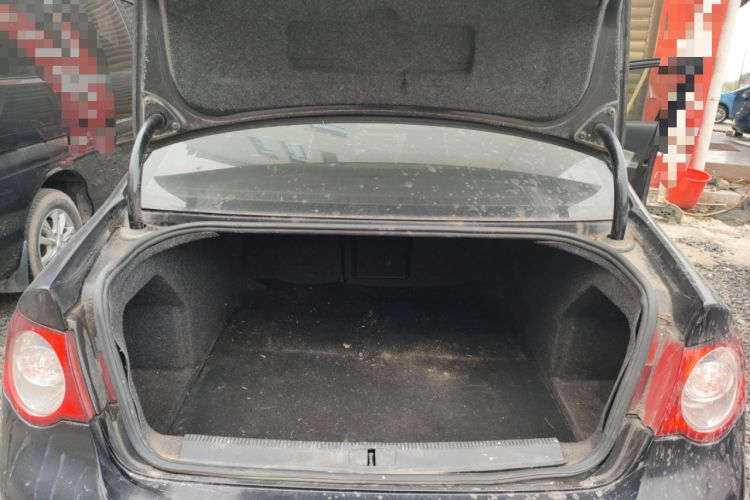 Used Volkswagen Magotan 2009 1.8 TSI DSG Comfort Edition Trunk