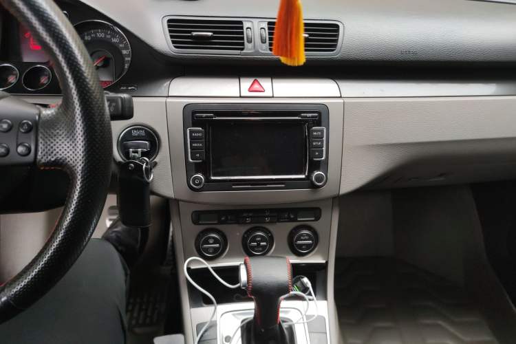 Used Volkswagen Magotan 2009 1.8 TSI DSG Comfort Edition Audio And AC Panel