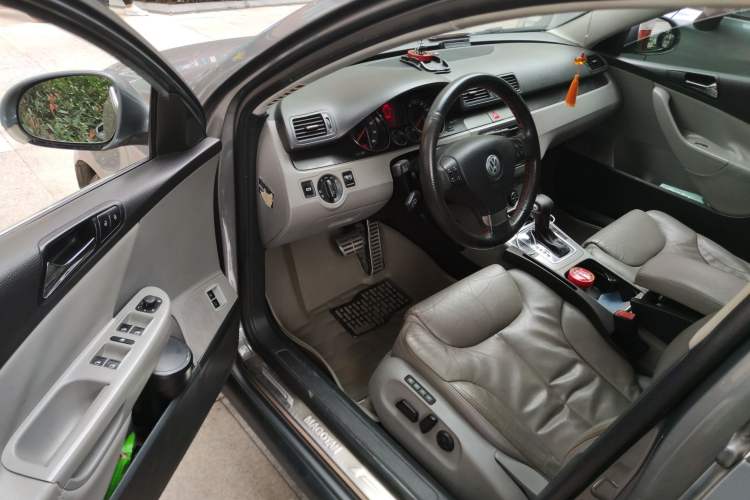 Used Volkswagen Magotan 2009 1.8 TSI DSG Comfort Edition Driver Seat