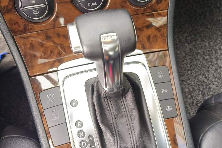 Used Volkswagen Magotan 2009 2.0 TSI DSG Luxury Version Gear Lever