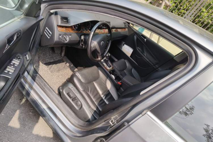 Used Volkswagen Magotan 2009 2.0 TSI DSG Luxury Version Left Front Seat
