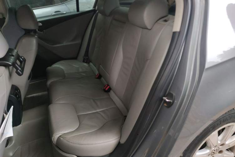 Used Volkswagen Magotan 2009 1.8 TSI DSG Comfort Edition Left Rear Seat