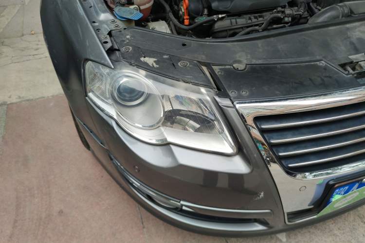 Used Volkswagen Magotan 2009 1.8 TSI DSG Comfort Edition Right Front Headlight