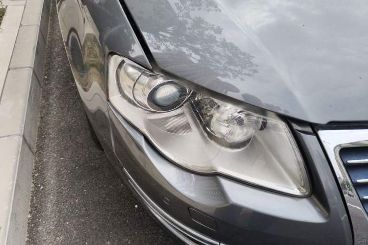 Used Volkswagen Magotan 2009 2.0 TSI DSG Luxury Version Right Front Headlight
